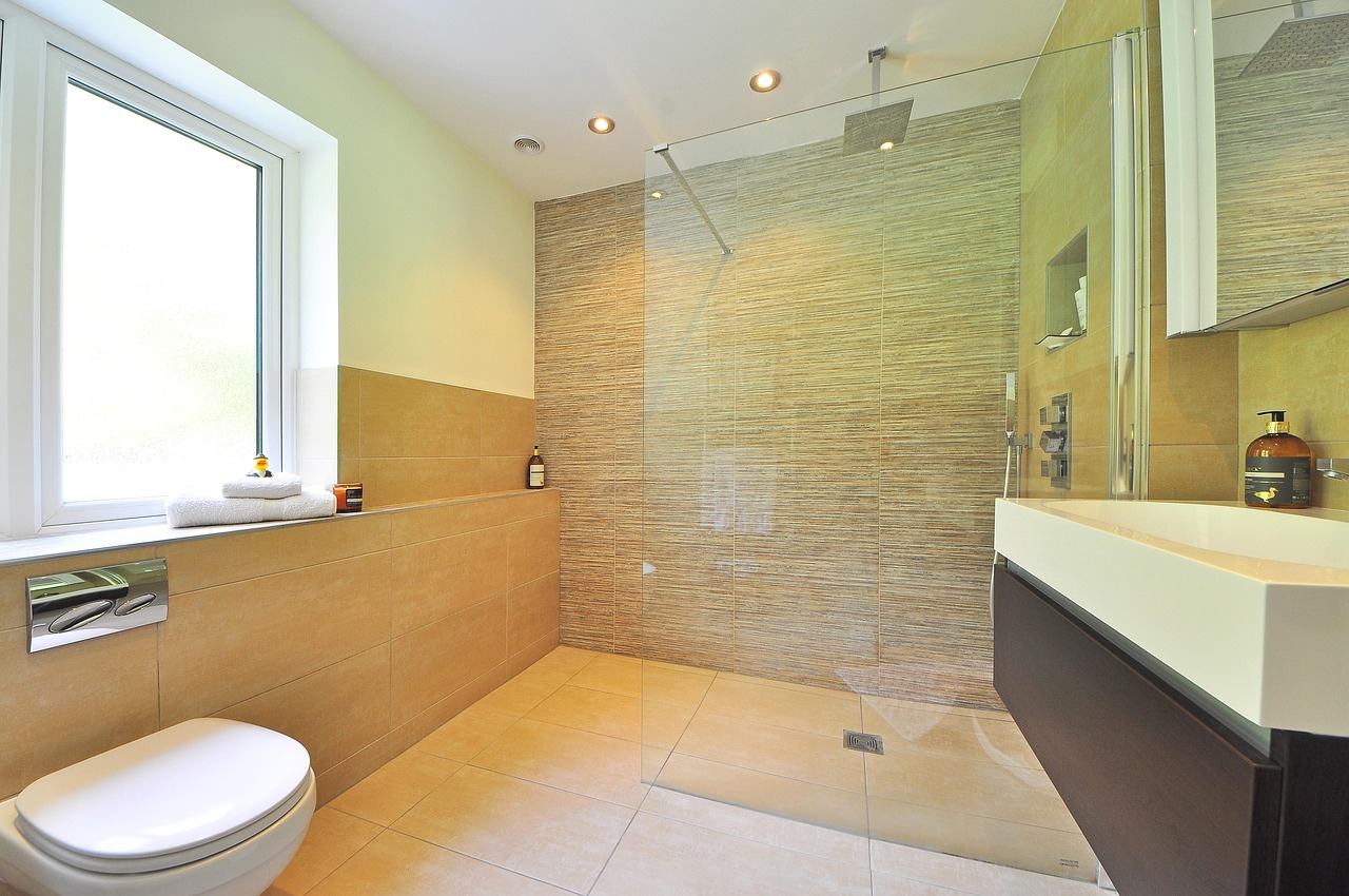 Tile vs Acrylic vs Fiberglass Shower: What's Best for Your Home?